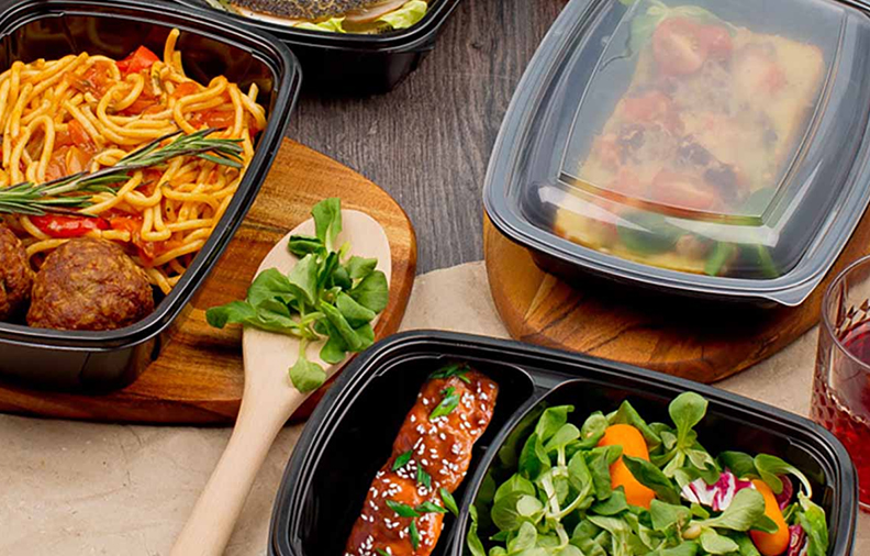 How does the Degradable Circular Sushi Box handle potential challenges such as leaking sauces, fish oils, or condiments during transportation?
