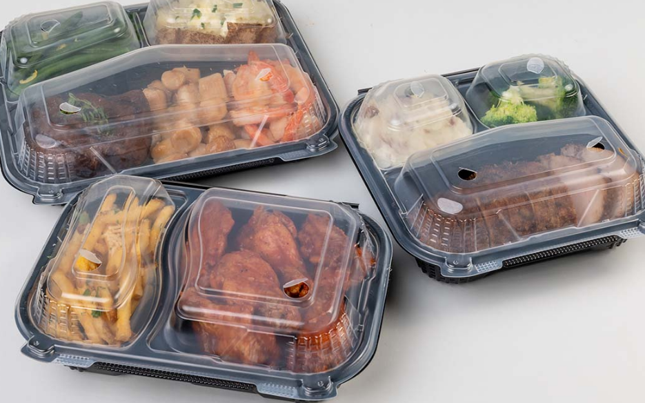 How does the Black Covered Sushi Takeaway Box perform under stacking conditions for bulk orders?